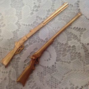 Vintage Doll House Miniatures, 2pc Gold Metal Guns 4.75in x 1/2in