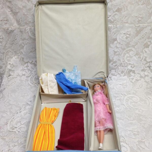 1963 Vintage Blue Vinyl Midge - Barbies Best Friend Carrying Case with Doll