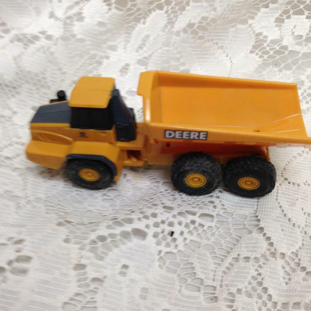 2pc, Yellow John Deere 5in and 3in Long Mini Dump Truck Set