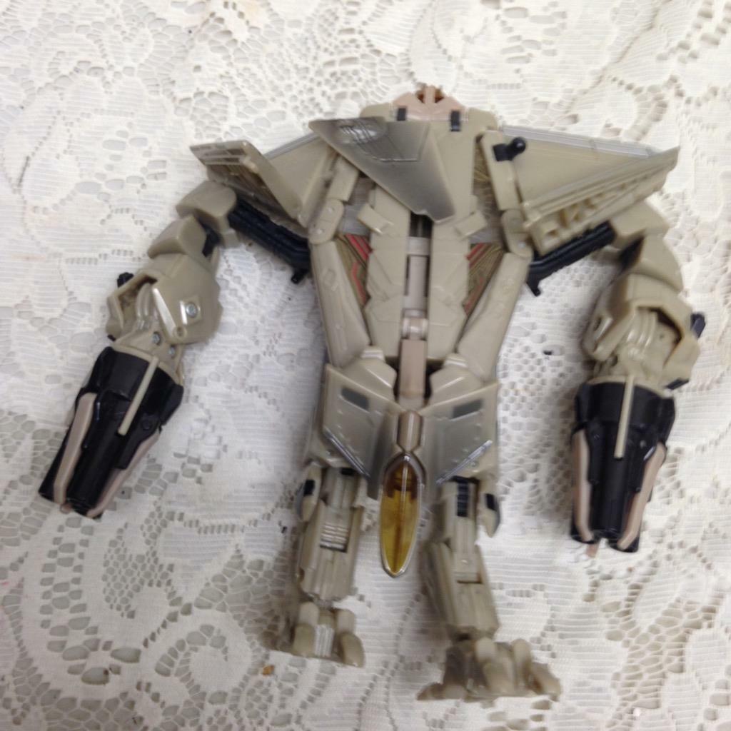 Studio Series SS21 Starscream Action Figure 7.5in x 7.5in