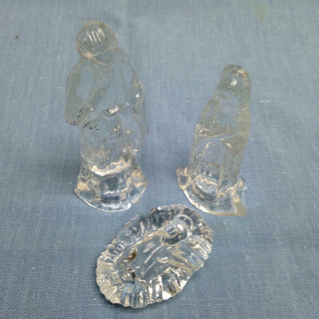 Vintage, Rare, 7pc Christmas Solid Glass Nativity Set 4in to 2in each