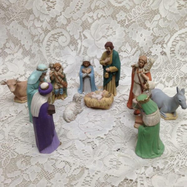 Vintage, Rare, 12pc Christmas Ceramics Nativity Set 5in to 2in each