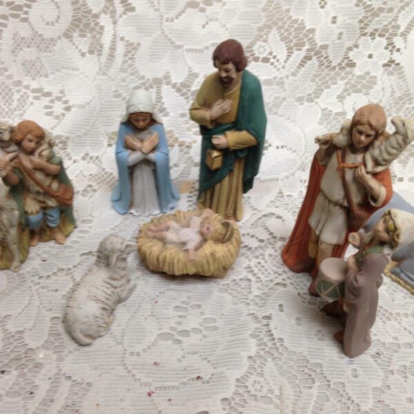 Vintage, Rare, 12pc Christmas Ceramics Nativity Set 5in to 2in each