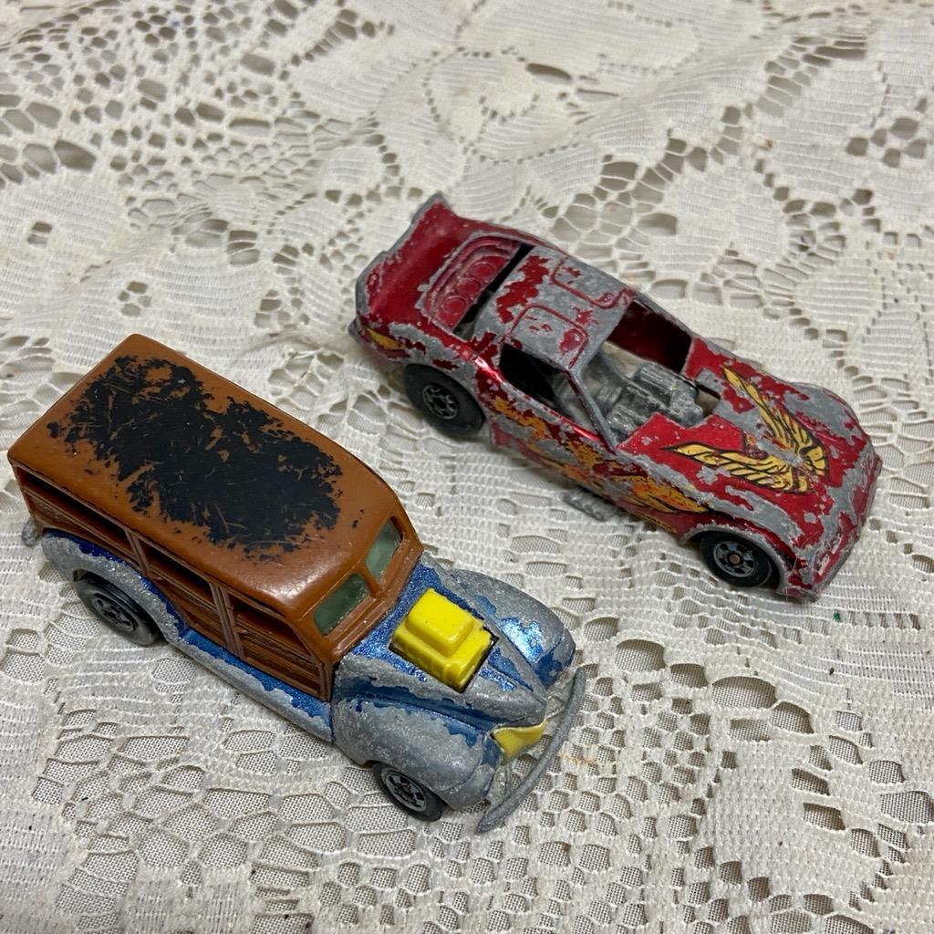 Vintage Hotwheels-Mattel Inc. 2pc 1977 Red Car and 1979 Brown Wagon