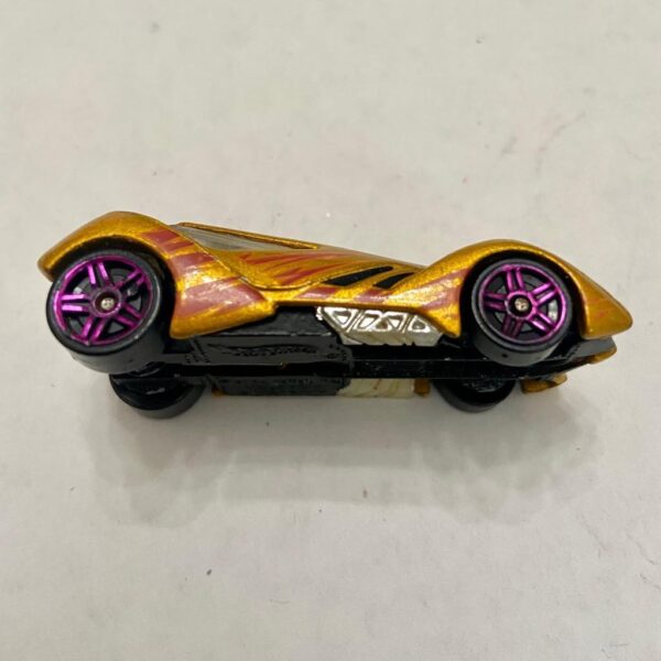 Vintage Hotwheels-Mattel Inc. 2002 Gold Sinistra