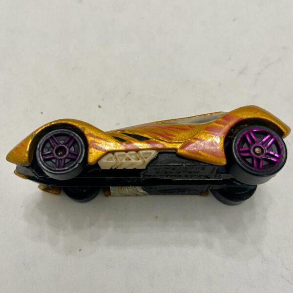 Vintage Hotwheels-Mattel Inc. 2002 Gold Sinistra