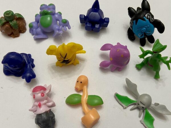 Lot of 10 Pokemon Figures # 3