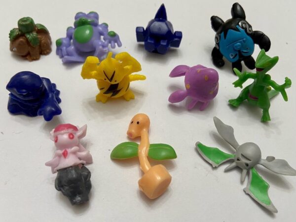 Lot of 10 Pokemon Figures # 3