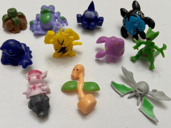 Lot of 10 Pokemon Figures # 3