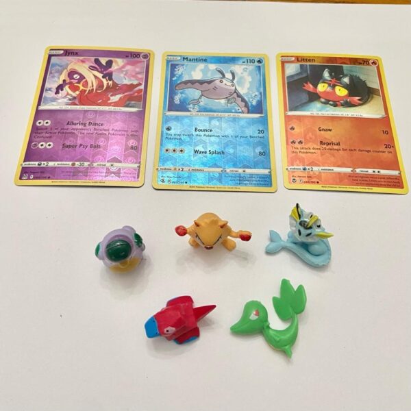 Lot (D) 3 Pokemon Reverse Holo Cards and 5 Pokemon Figures