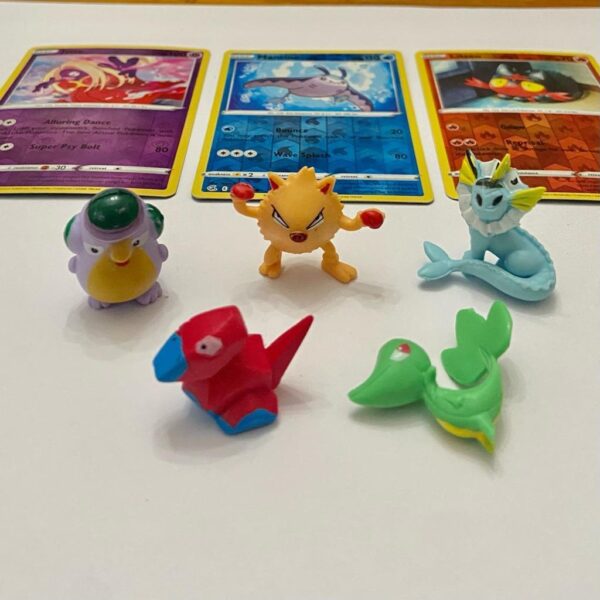 Lot (D) 3 Pokemon Reverse Holo Cards and 5 Pokemon Figures