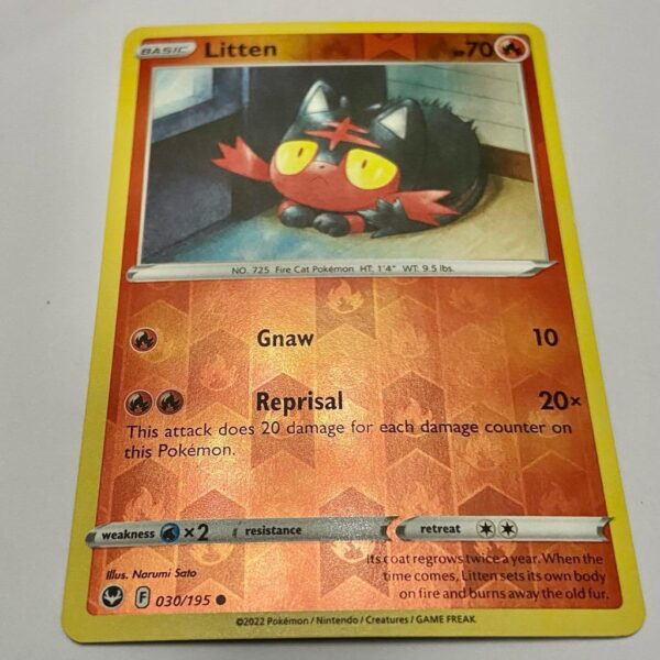 Lot (D) 3 Pokemon Reverse Holo Cards and 5 Pokemon Figures