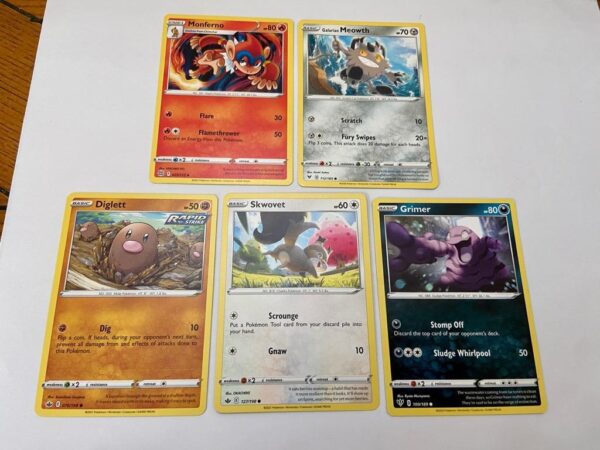 Lot of 5 Pokemon Cards and 5 Pokemon Figures -Lot # 20