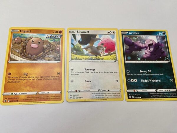 Lot of 5 Pokemon Cards and 5 Pokemon Figures -Lot # 20