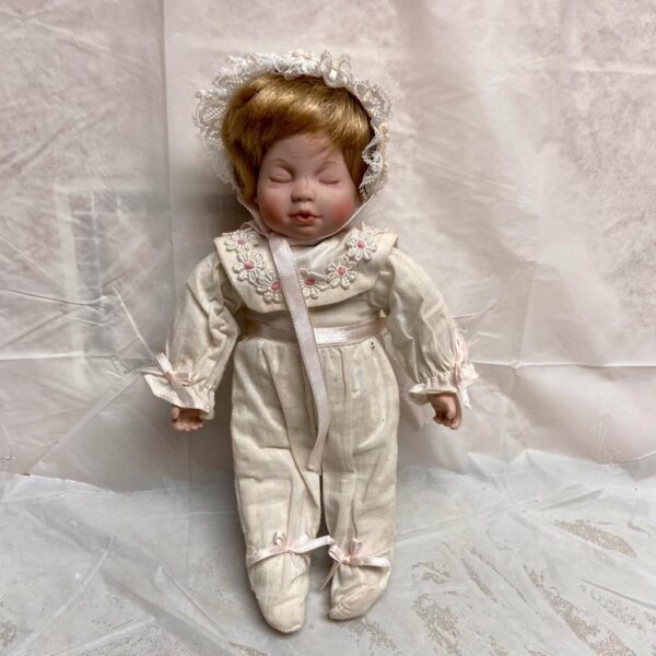 Vintage, 1998, 9-inch Ashton Drake Galleries Sleeping Doll