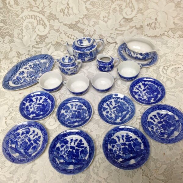 Vintage, Occupied Japan, Blue Willow, 19pc Child’s Tea Set -Wicker Picnic Basket