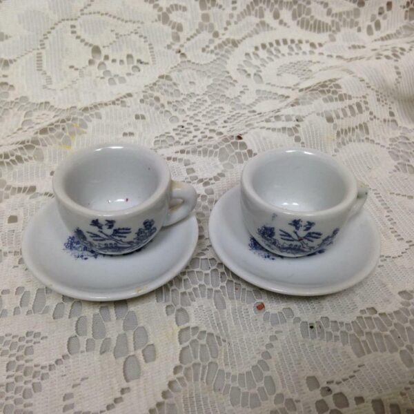 Vintage, Japan, Blue Willow, 8pc Child’s Tea Set - White Wicker Hope Chest