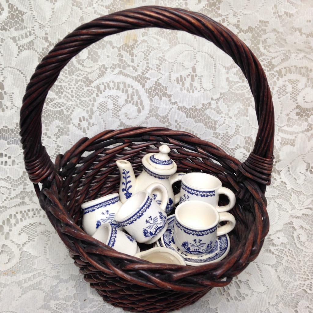 Vintage, Blue Willow, 13pc Child’s Tea Set – Brown Wicker Basket