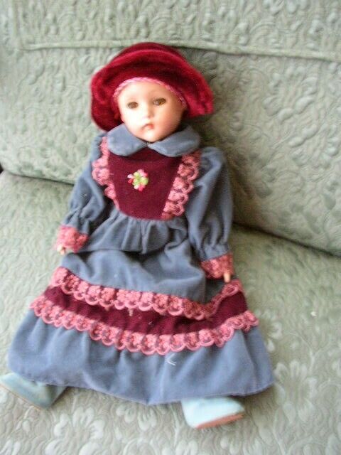 Vintage, Effanbee Suzanne, 14in Composition Doll in Velvet Gown