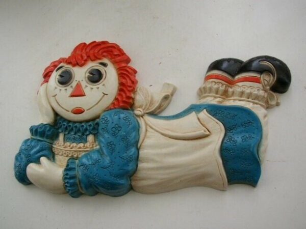 Vintage, 1977 Bobbs Merrill Raggedy Ann 12in x 8in Wall Plaque