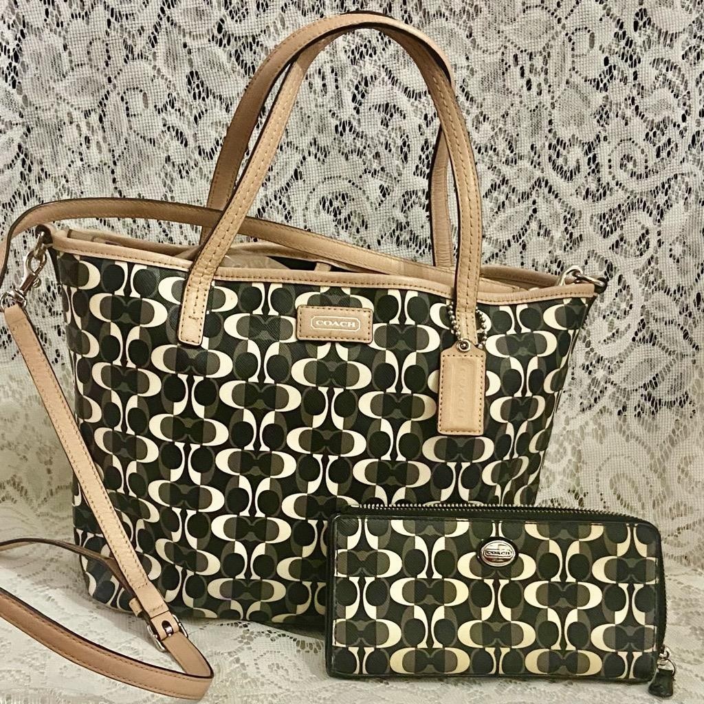 Coach – 26201 Park Metro Dream C 2-way Tote-Crossbody Bag-Matching Wallet (2013)
