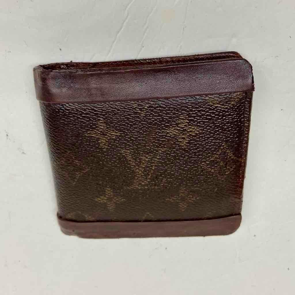 Authentic Louis Vuitton Brown Mono Mens Credit Card Wallet 4in x 4in