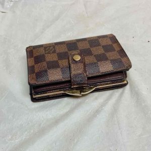 Louis Vuitton Damier Ebene Compact Kisslock Bifold Wallet 5in x 4 in