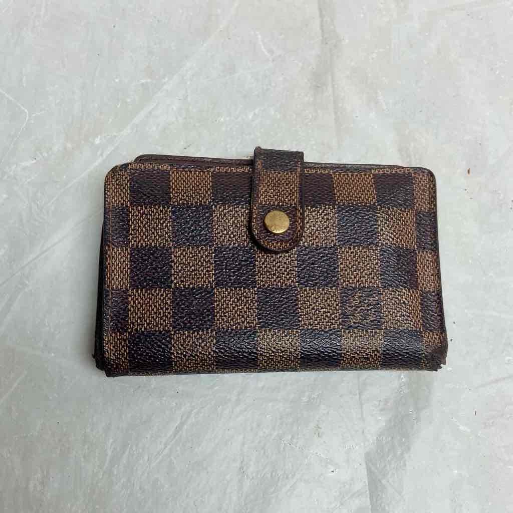Louis Vuitton Damier Ebene Compact Kisslock Bifold Wallet 5in x 4 in