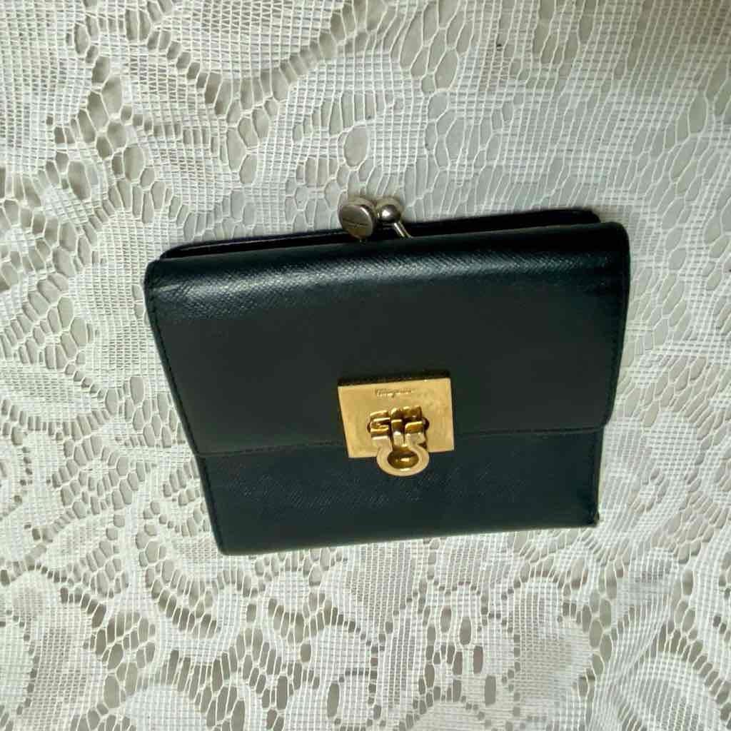 Vintage, Salvatore Ferragamo Compact Kisslock Trifold Wallet 4.5in x 4in