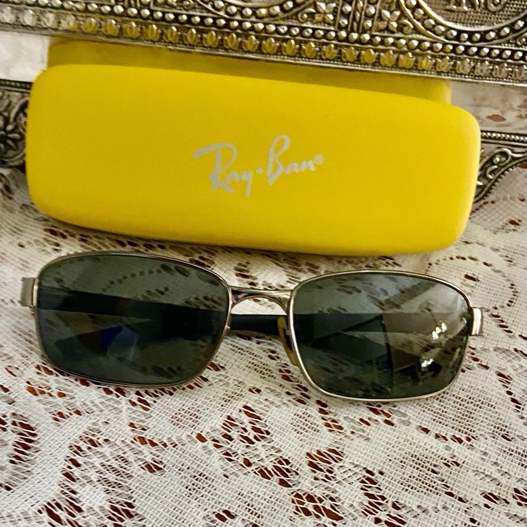 Ray-Ban Italy Aviator Silver Frame Sunglasses