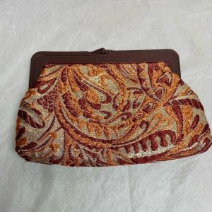 Vintage, Burgundy-Orange Paisley Clutch with Brown Lucite Clasp (C0525) This