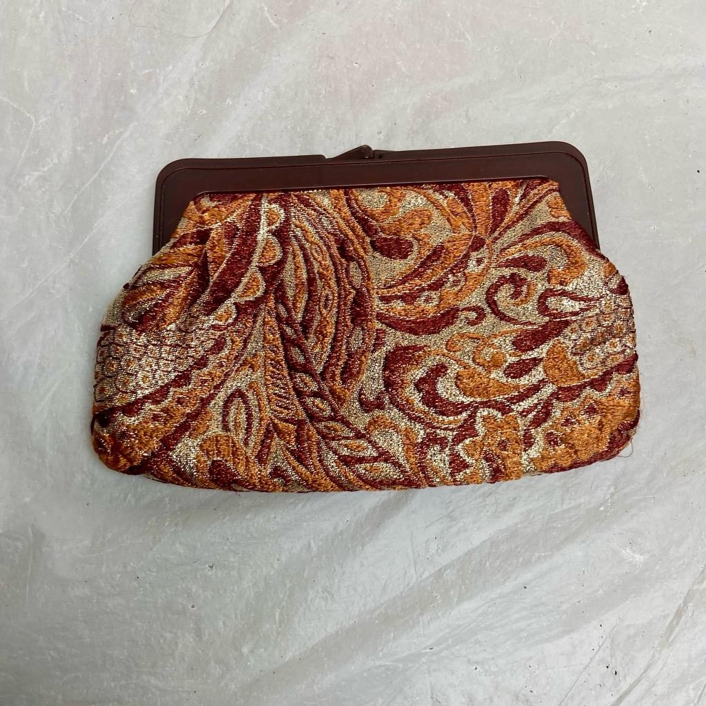 Vintage, Burgundy-Orange Paisley Clutch with Brown Lucite Clasp (C0525)  This