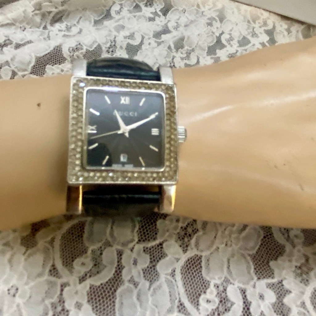 Gucci, 80112, Swiss Made, Quartz Silver Tone Unisex Watch
