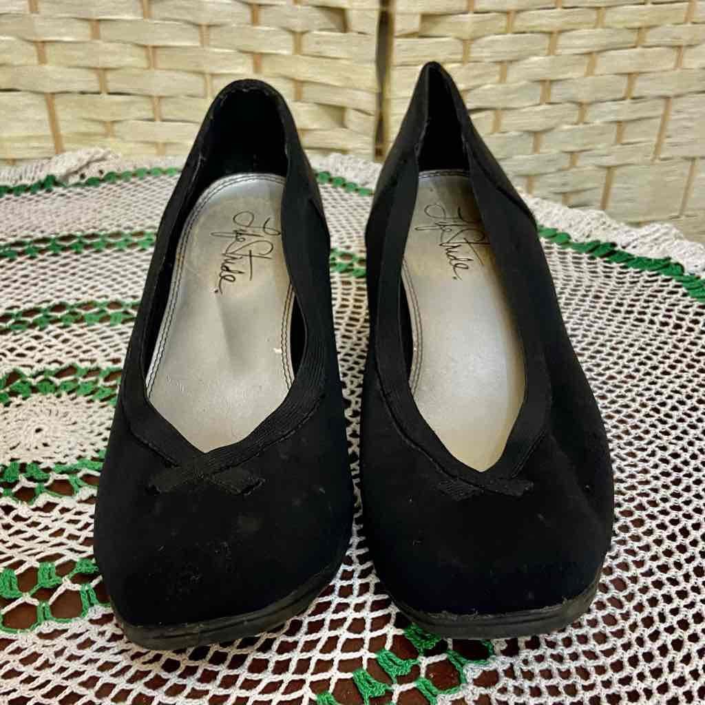 Life Stride Black Repellent Fabric with Heels- Size 8