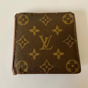 Authentic Louis Vuitton Brown Mono Mens Credit Card Wallet 4in x 4in