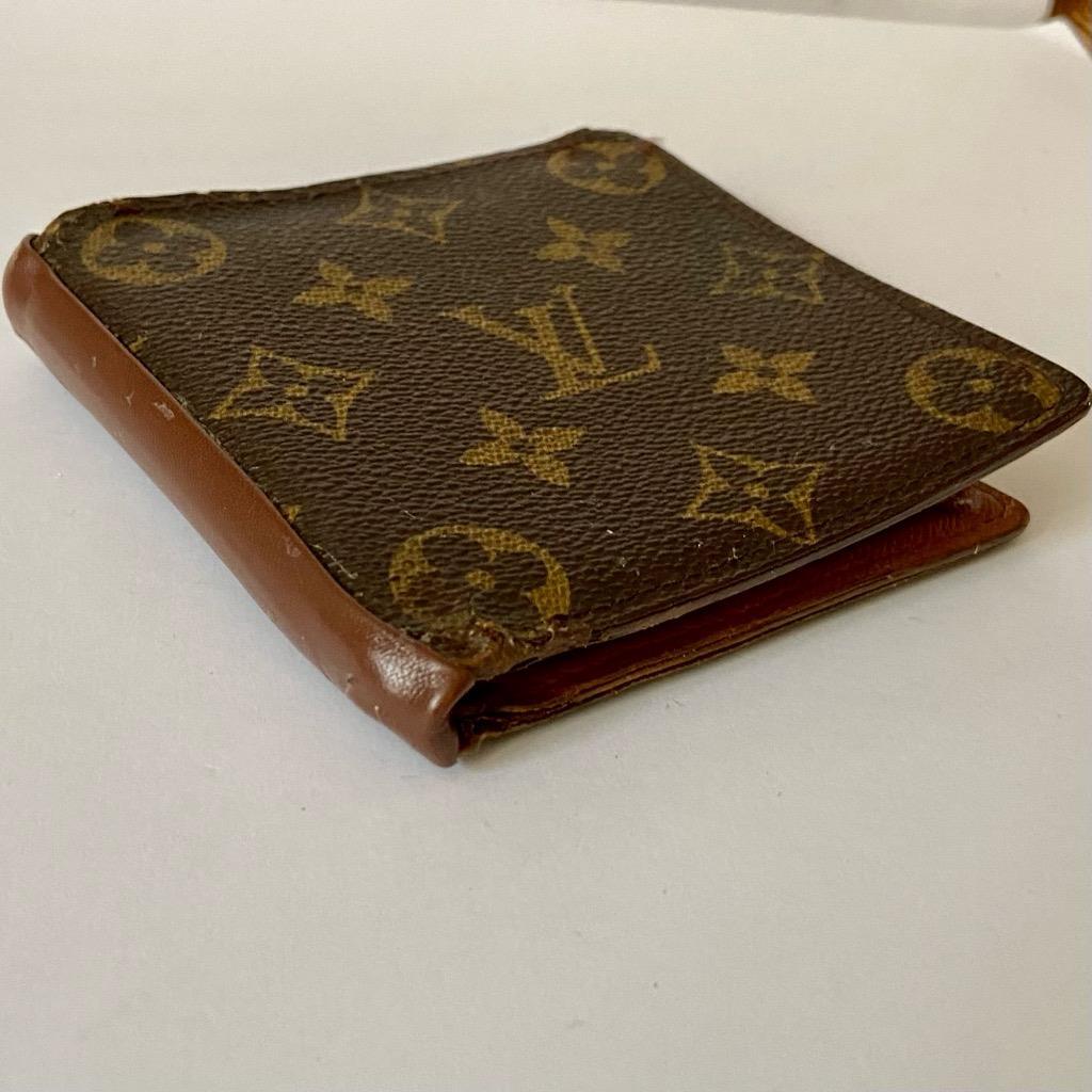 Authentic Louis Vuitton Brown Mono Mens Credit Card Wallet 4in x 4in