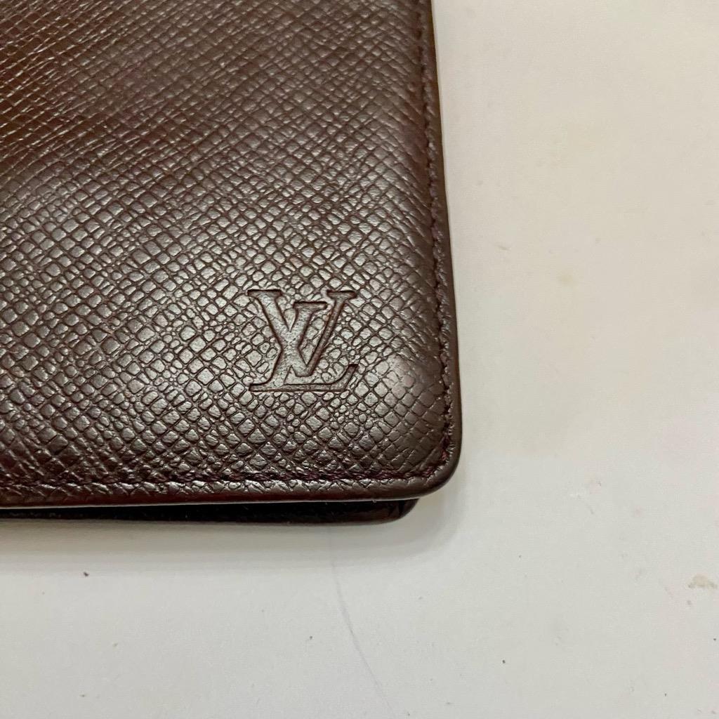 Authentic Louis Vuitton Brown Taiga Leather Mens Wallet 4in x 4in