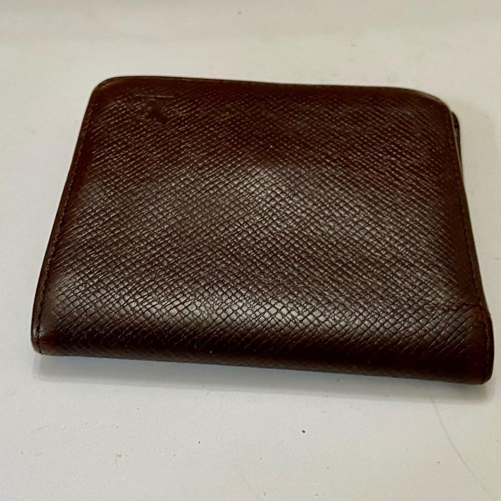Authentic Louis Vuitton Brown Taiga Leather Mens Wallet 4in x 4in