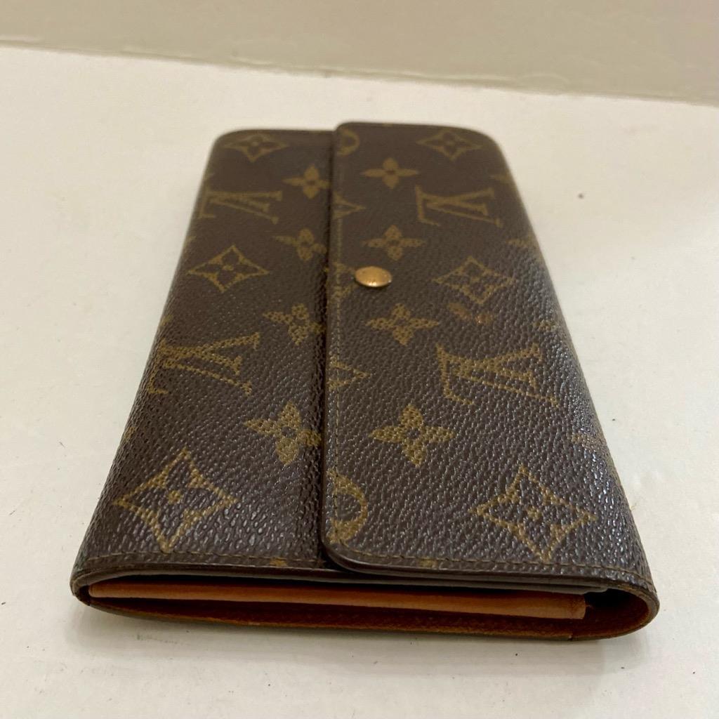 Authentic Louis Vuitton, Brown Mono, Bi-Fold Long Wallet 7.5in x 4in (MI0992)