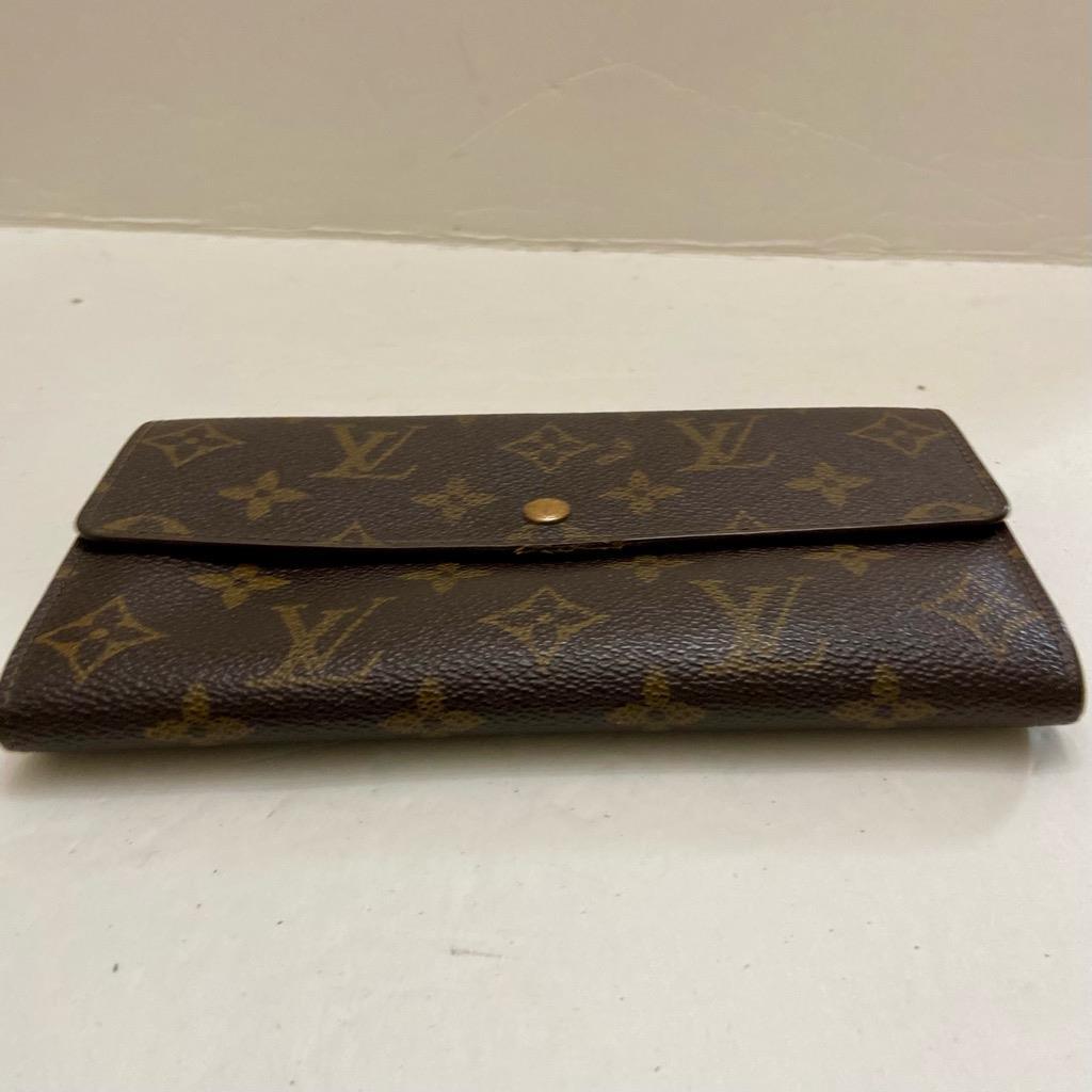 Authentic Louis Vuitton, Brown Mono, Bi-Fold Long Wallet 7.5in x 4in (MI0992)
