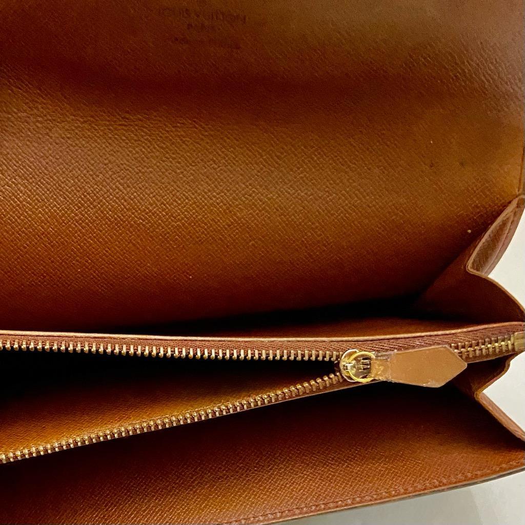 Authentic Louis Vuitton, Brown Mono, Bi-Fold Long Wallet 7.5in x 4in (MI0992)