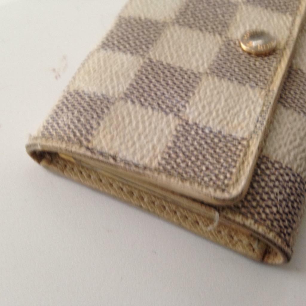 Authentic, Louis Vuitton, Damier Azur 6-Hooks Key Case 4.5in x 3in (CT3057)