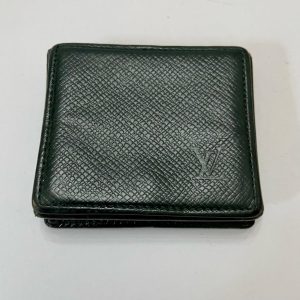 Authentic Louis Vuitton, Green Taiga Leather Coin Purse 3In x 3In