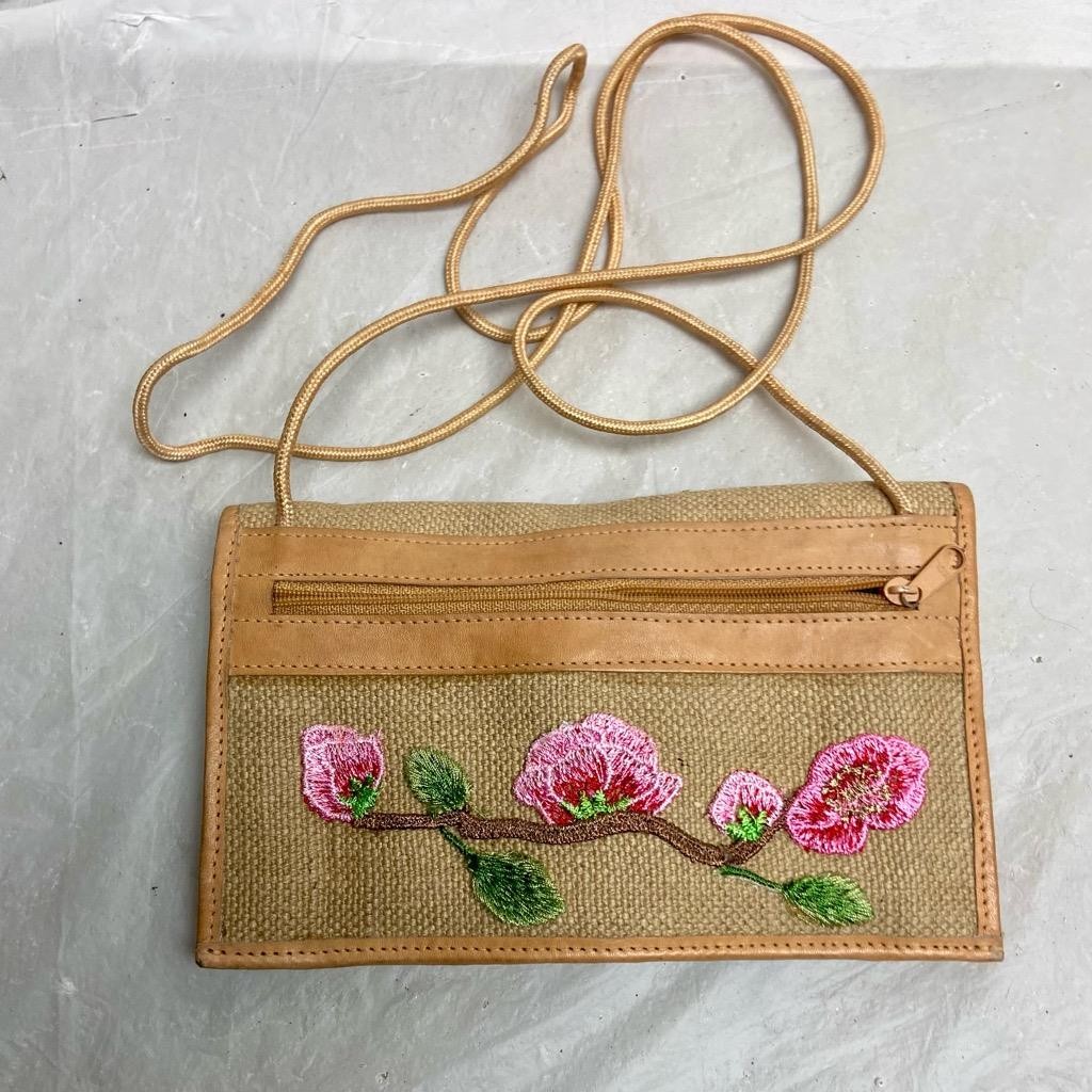 Vintage, Beige Floral Crossbody Bag with Leather Trim Clasp 8in x 5in