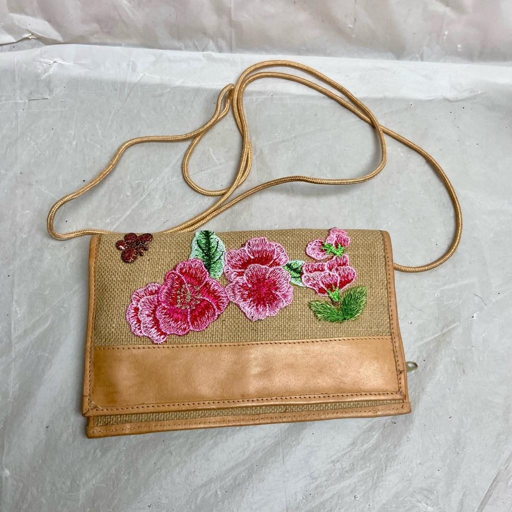 Vintage, Beige Floral Crossbody Bag with Leather Trim Clasp 8in x 5in