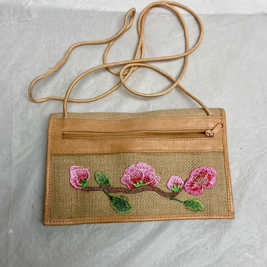 Vintage, Beige Floral Crossbody Bag with Leather Trim Clasp 8in x 5in