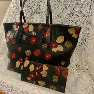 Coach - Taxi Zip Floral-Black Tote with matching Wristlet