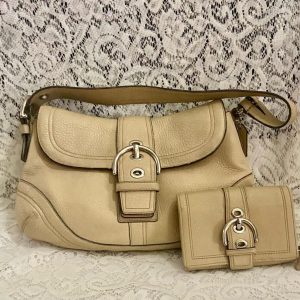Coach -10910 Soho Beige Pebble Leather Shoulder Bag with Matching Wallet (2008)