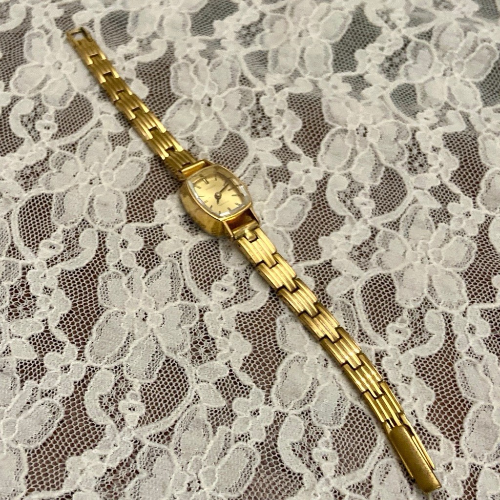 Tissot Saphir, Swiss Made Yellow Gold-Mechanical Ladies Watch