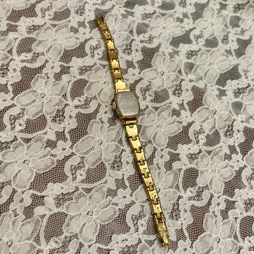 Tissot Saphir, Swiss Made Yellow Gold-Mechanical Ladies Watch